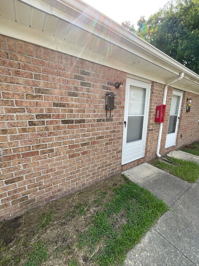 Building Photo - 3587 Gum Dr
