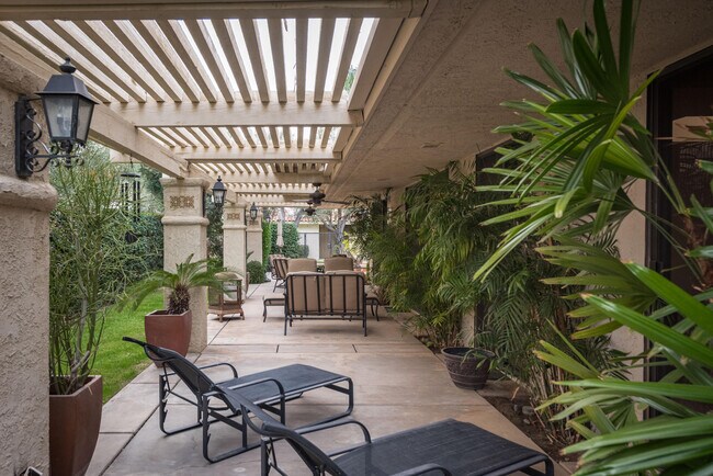 Building Photo - 3 Cornell Dr