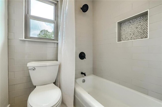 Building Photo - 1524 Sheridan Trail