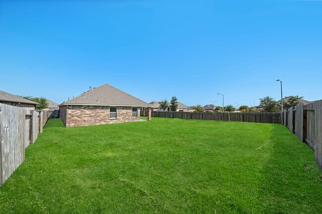 Building Photo - 23703 Giardini Dr
