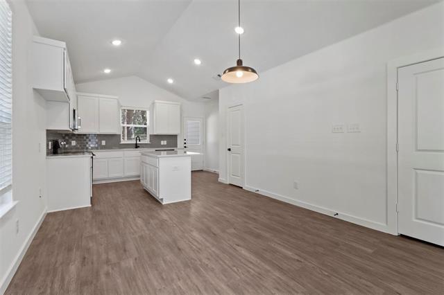 Building Photo - 719 Maple Row