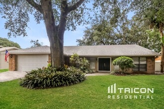 Building Photo - 949 Yellow Rose Dr