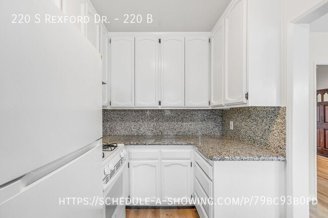 Building Photo - 220 Rexford Dr