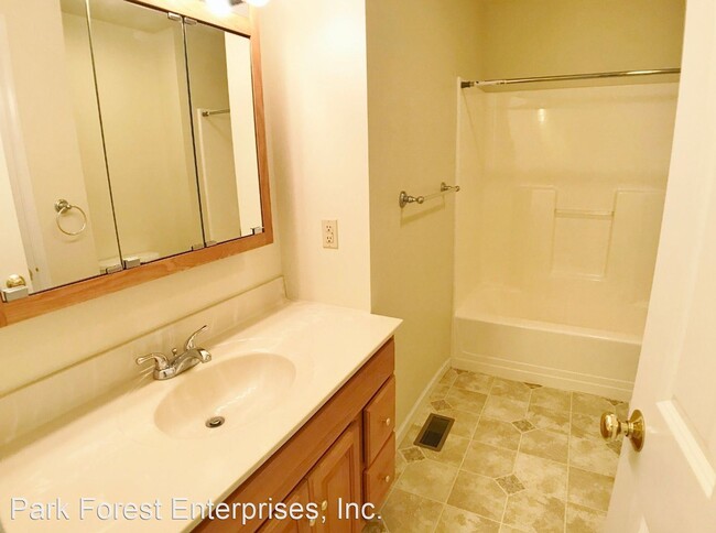 Building Photo - 3 br, 2.5 bath House - 138 Kenley Court