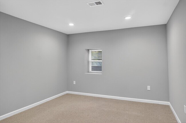 Building Photo - 2917 13th St NW