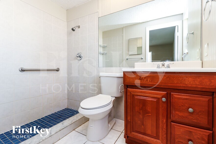 Building Photo - 7704 Riverdale Dr