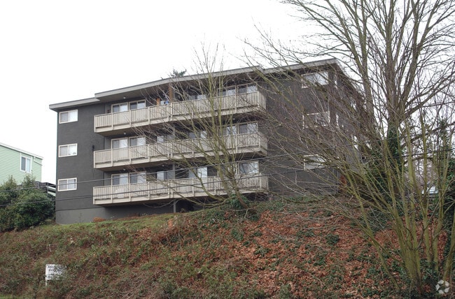 Building Photo - Twenty 15 Apartment Homes