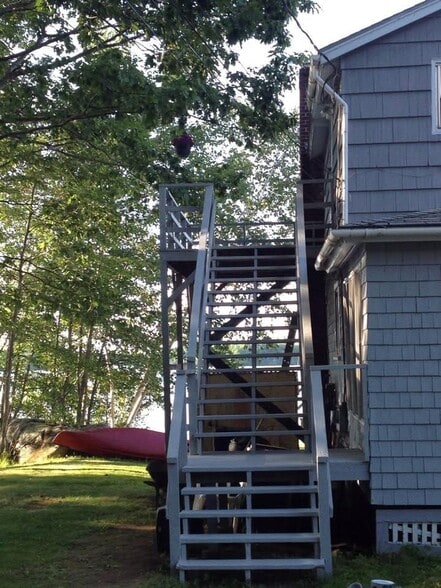 Stairs going to unit - 1157 S Belfast Ave