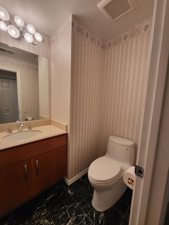 Building Photo - Two Story Duet Located in the Hills of Hercules, CA