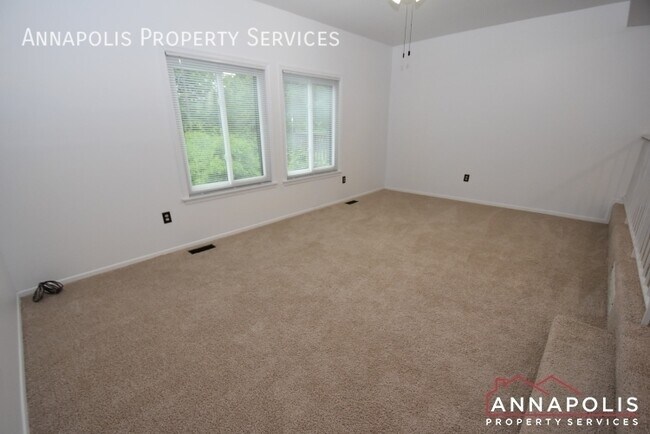 Building Photo - 1241 Birchcrest Ct