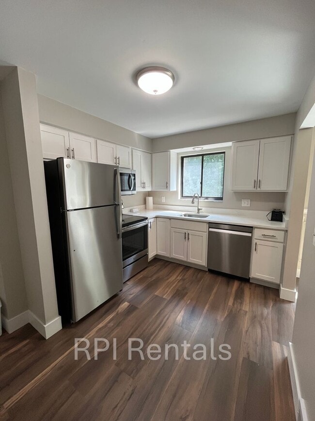 Building Photo - Shaler 2 Bedroom Townhouse