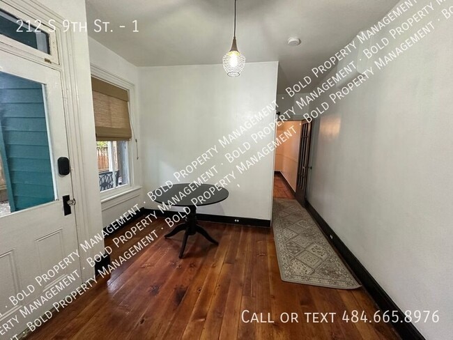 Building Photo - 212 S 9th St