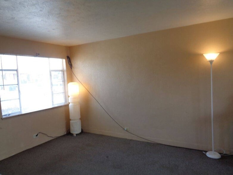 Living room - 1927 S Elati St