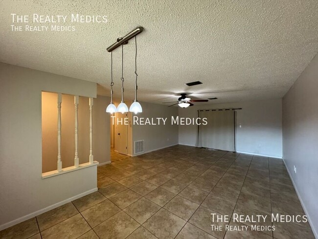 Building Photo - 218 Temple Cir