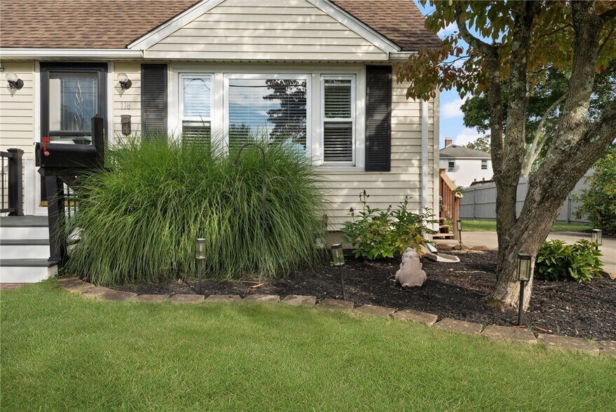 Building Photo - 118 Airway Rd