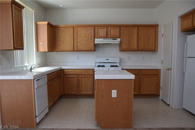 Building Photo - 9493 Grove Ridge Ave