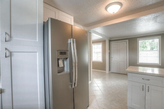 Building Photo - 4809 McEwen St