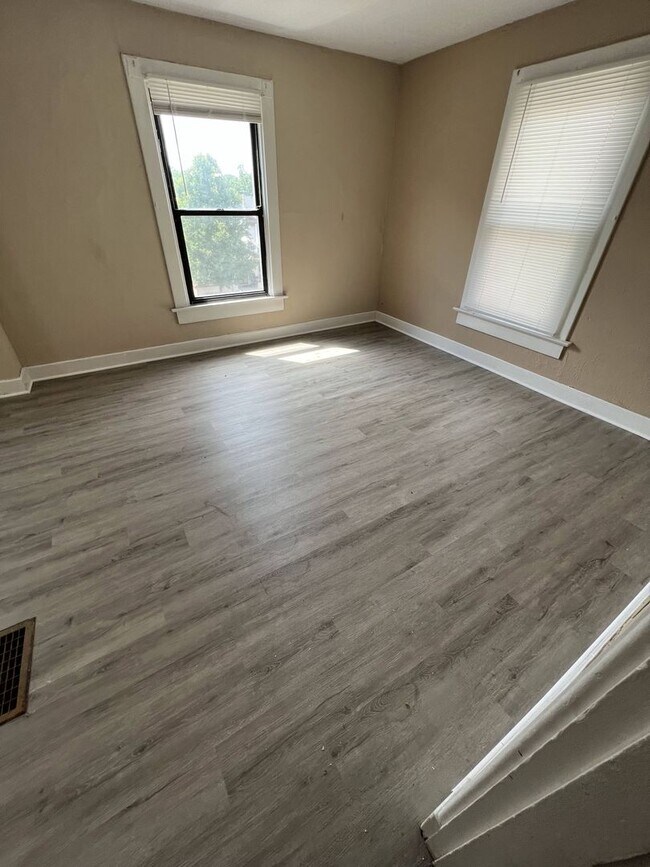 Building Photo - Indiana Ave. 46-48