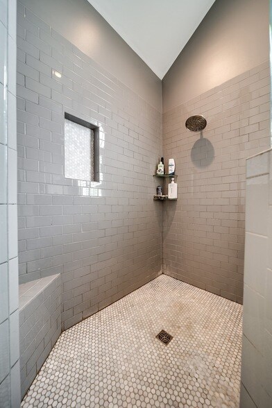 Building Photo - 9813 Albemarle Ln