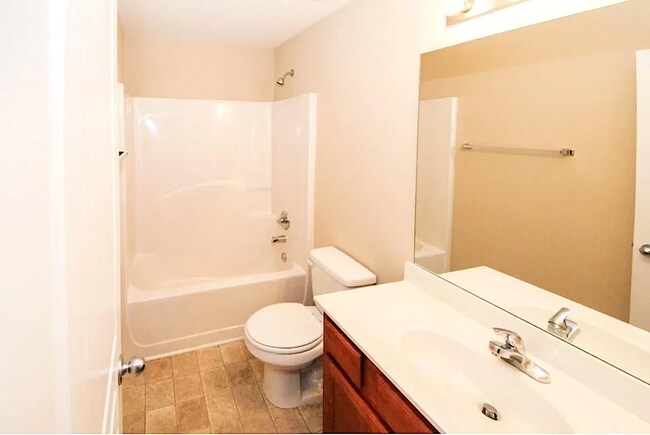 Building Photo - 4952 Longview Walk