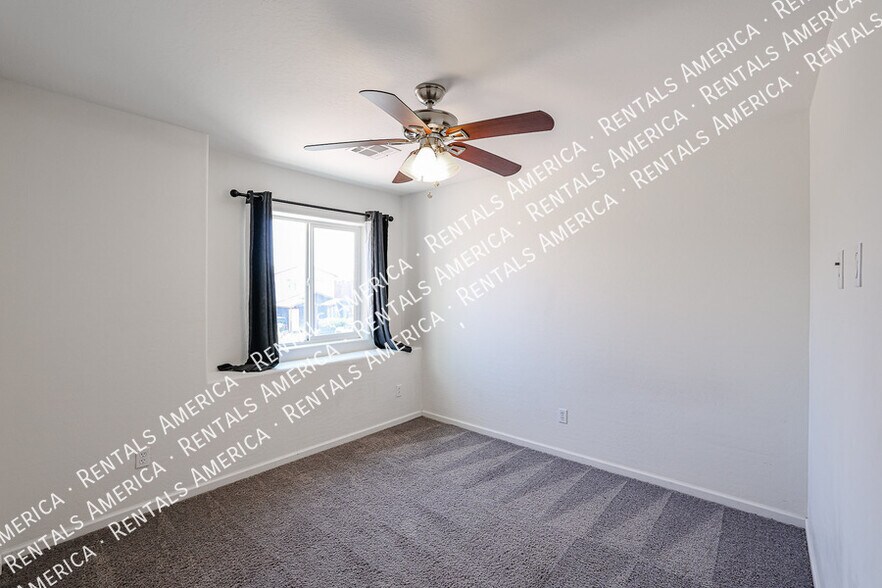Building Photo - 11862 N 79th Dr