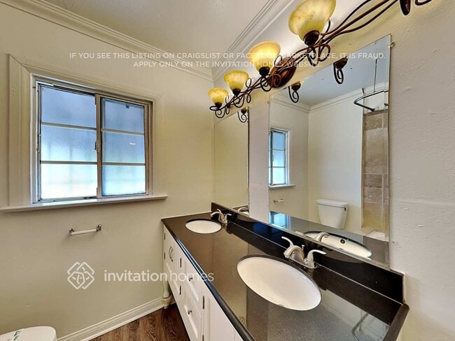 Building Photo - 2062 W 65th St