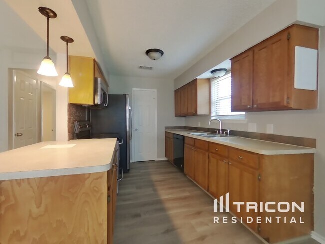 Building Photo - 8033 Berrybrook Dr