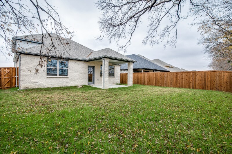 Building Photo - 5239 Amistad Dr