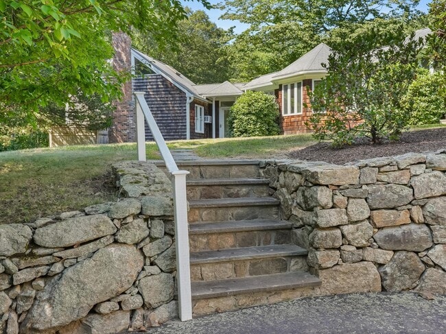 Building Photo - 106 Spoonwood Rd