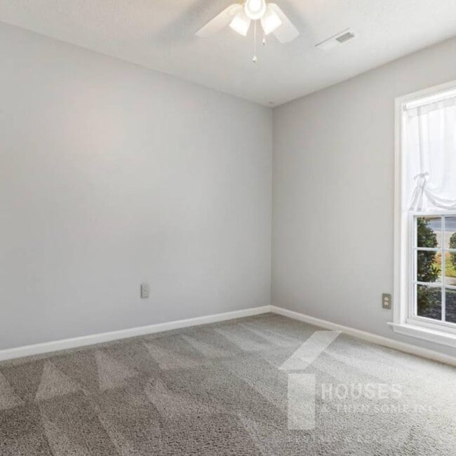 Building Photo - 110 Stonington Way