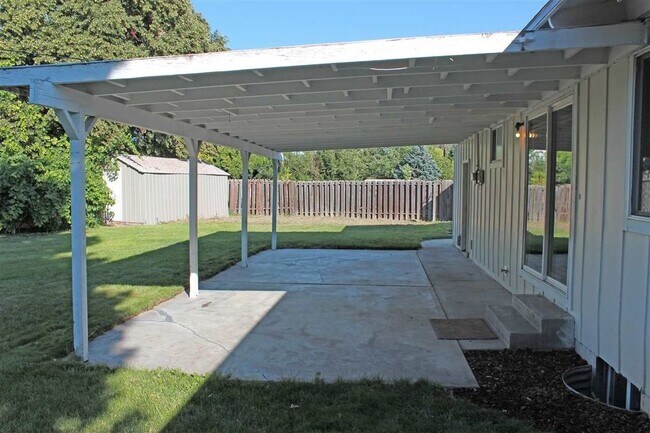 Building Photo - 7210 W Brookover Dr