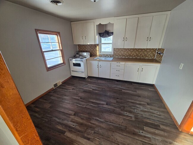 Building Photo - **FIRST MONTH FREE** 2 bedroom house in Rockwell City $695 per month