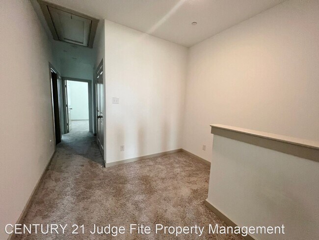 Building Photo - 3 br, 2.5 bath House - 6565 Iron Horse Bou...