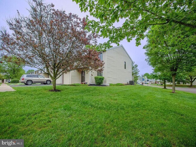 Building Photo - 1001 Winfield Ct