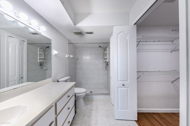 Building Photo - PRICE DROP!! UNFURNISHED ANNUAL RENTAL. CL...