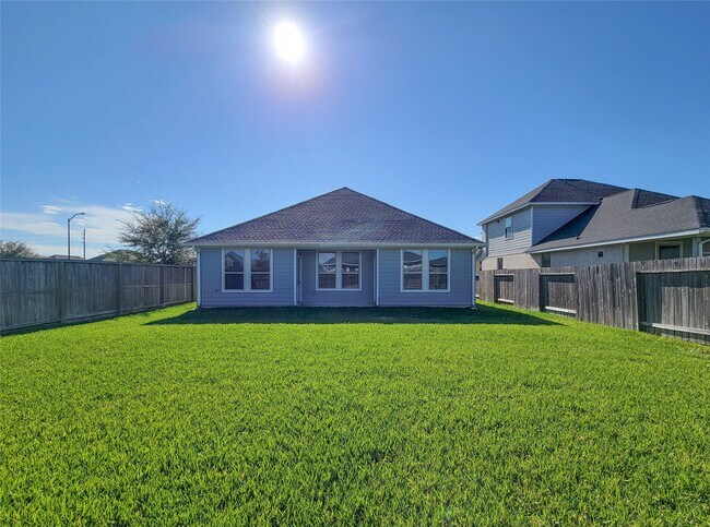 Building Photo - 31402 Conover Dr