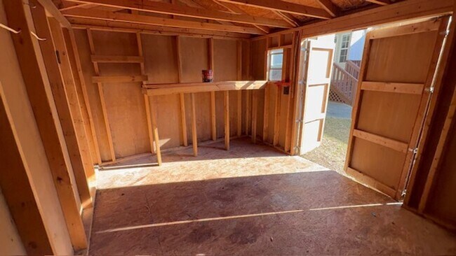 Building Photo - 212 Walnut Creek Dr