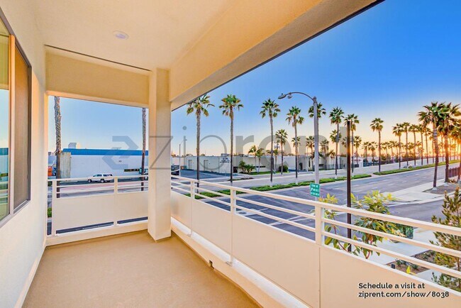 Building Photo - 1896 S Westside Dr