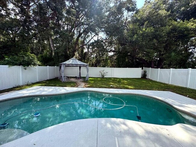 Building Photo - 16013 Stags Leap Dr