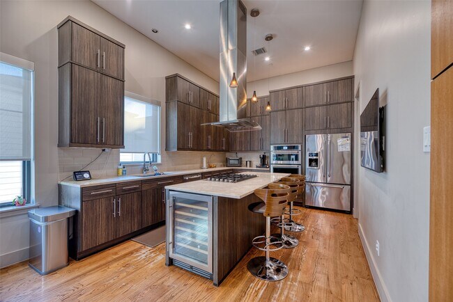 Building Photo - 5521 Kiam St