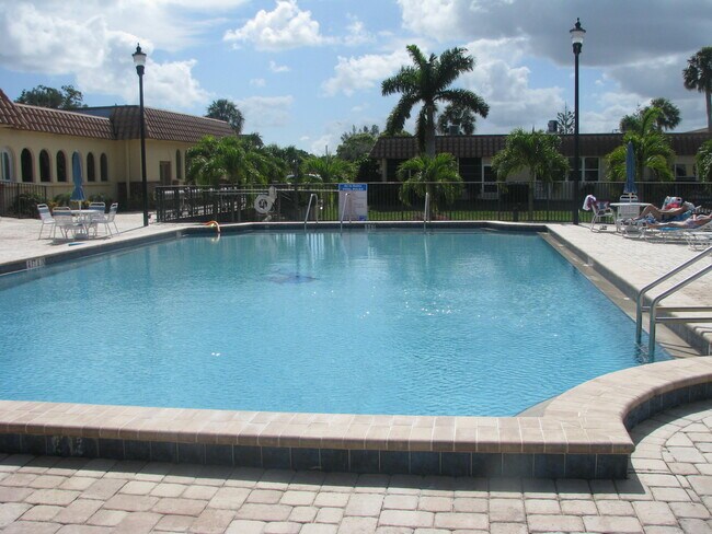 Building Photo - 2600 S Kanner Hwy