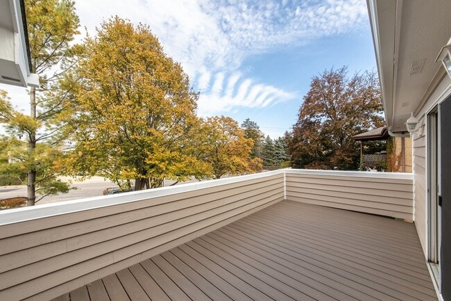 Building Photo - 840 N Northwest Hwy