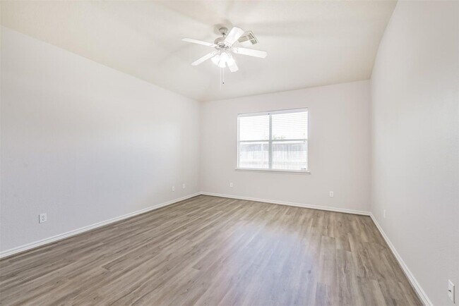 Building Photo - 2922 Lemmingham Dr