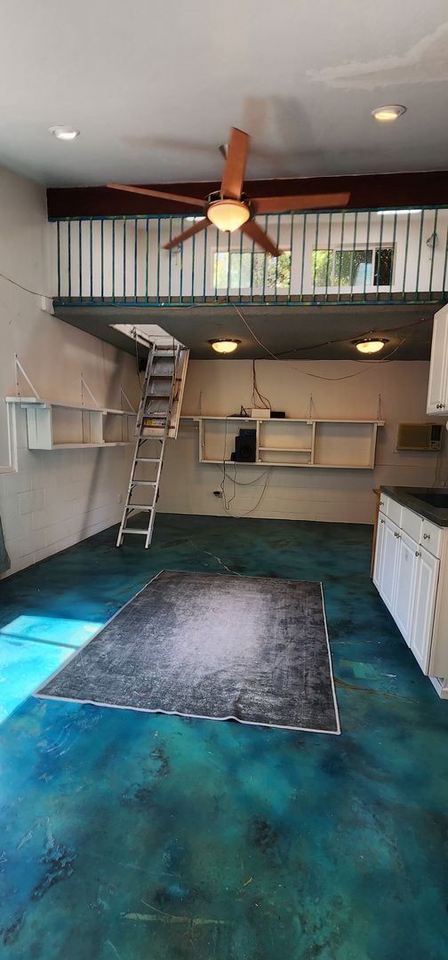 Building Photo - Rarely available Poolside studio cottage!