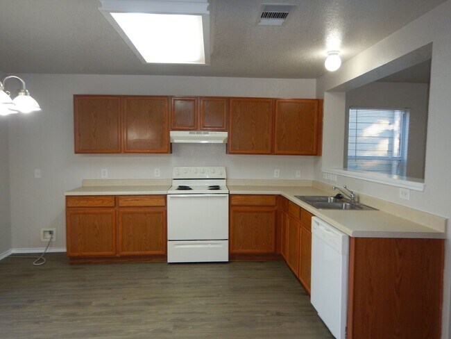 Building Photo - 16127 Branding Pass