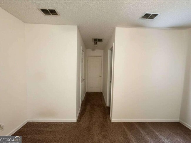 Building Photo - 110 Lake Crest Dr