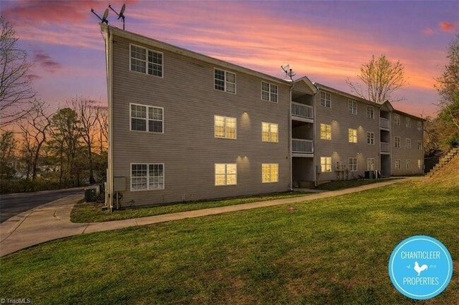 Building Photo - 1041 W Barton St