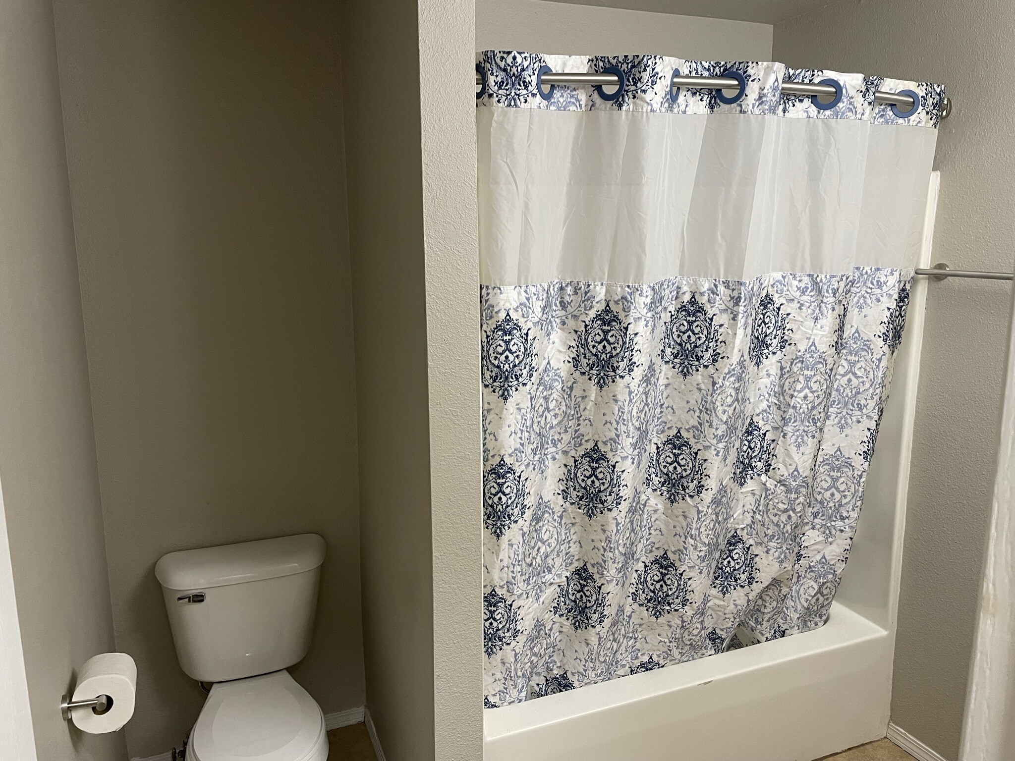 Hall bathroom - 1382 N Dawn Dr