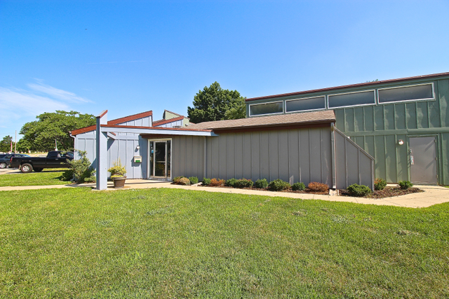 Leasing Office - Bryant Manor