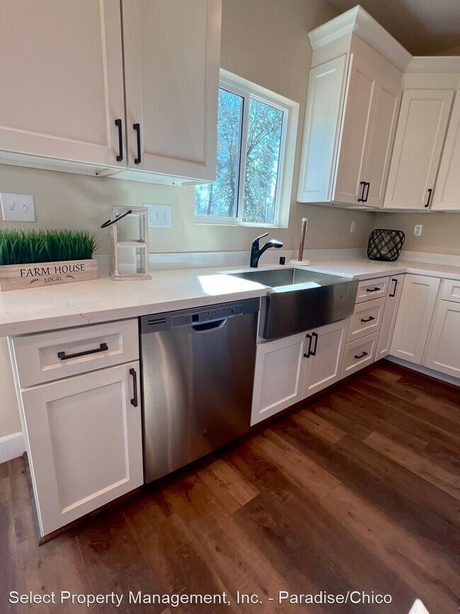 Building Photo - 3 br, 2 bath House - 8654 Skyway